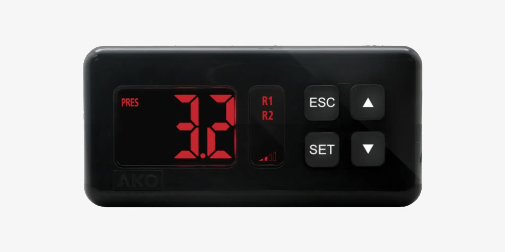 PROGRAMABLE THERMOMETERS, THERMOSTATS AND CONTROLLERS